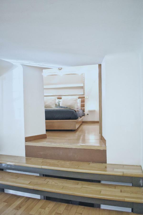 Charming Design Loft Isola Milano Apartment Exterior photo