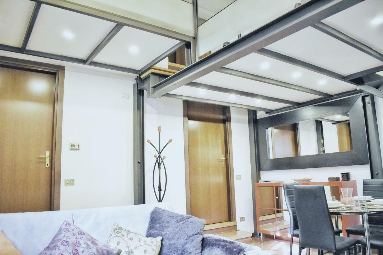 Charming Design Loft Isola Milano Apartment Exterior photo